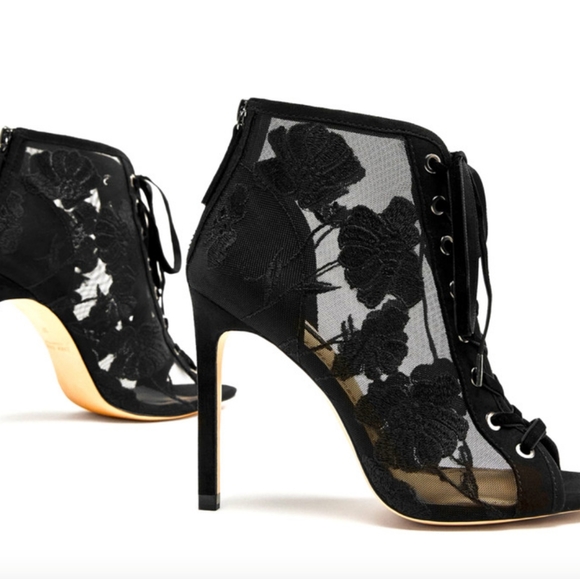 ZARA LACY BOOTIES - Picture 1 of 2